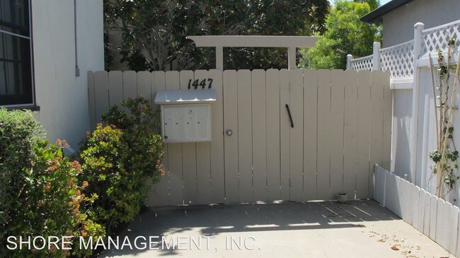 Building Photo - 1445 Chalcedony St