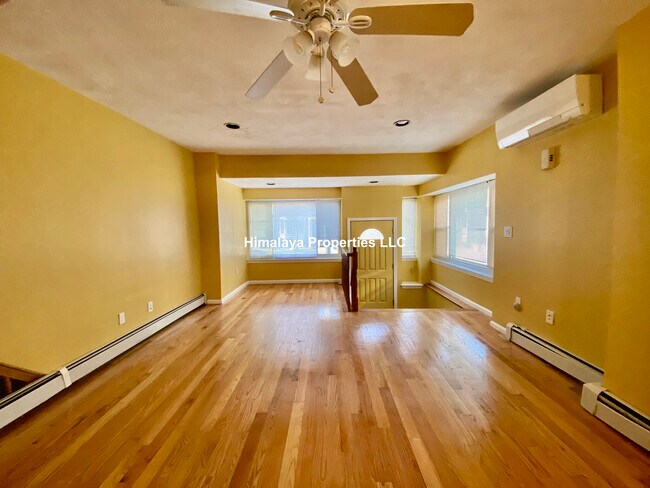 Foto del edificio - 250 Western Ave