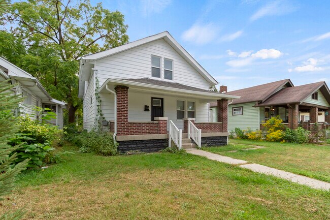 Photo - 1537 E Legrande Ave House