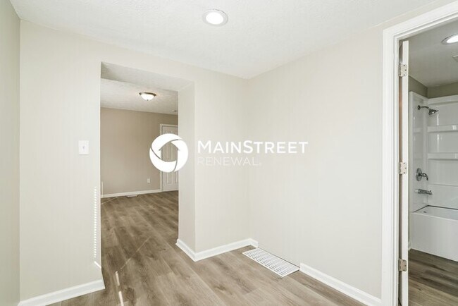 Building Photo - 3 Bedroom Pet-Friendly Home in Indianapolis, IN with Main Street Renewal