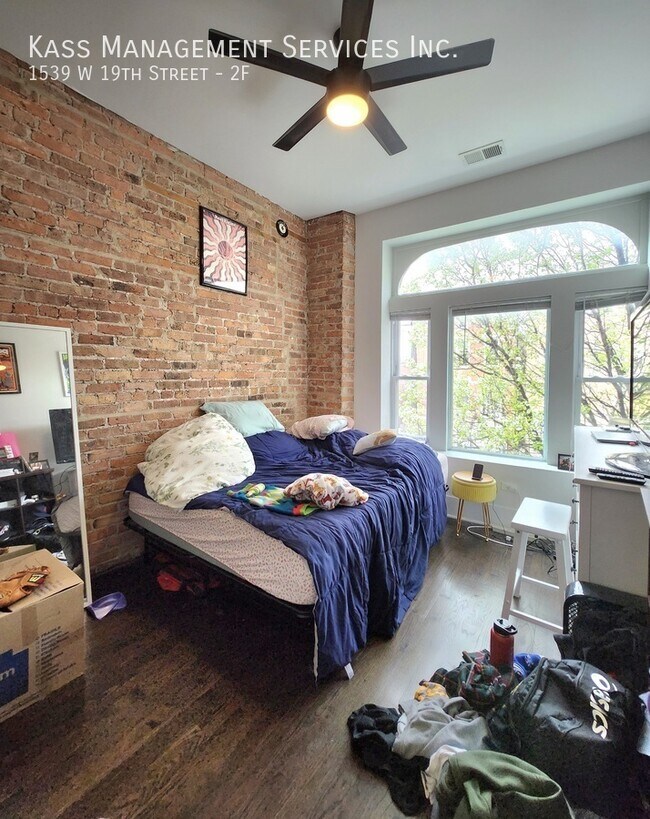 Foto del edificio - 1539 W 19th St