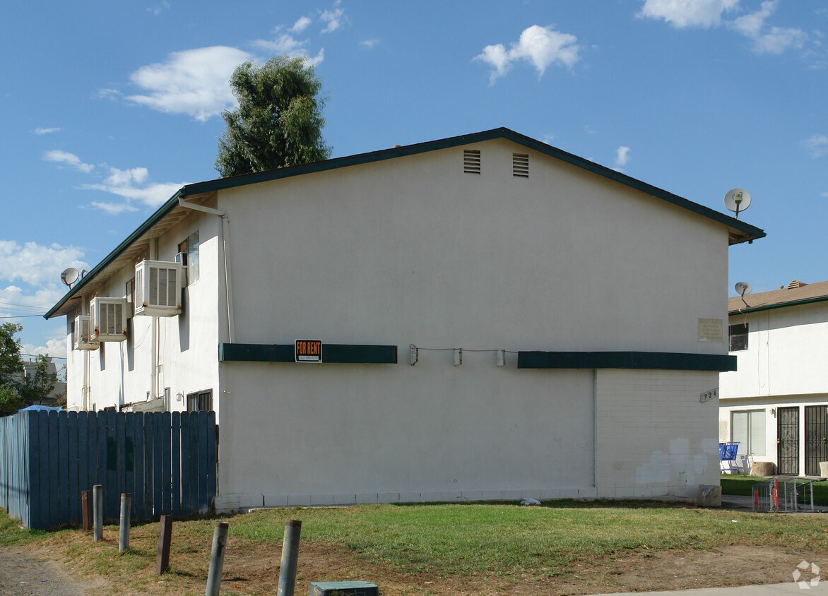 Building Photo - 924 Mesa Verde Ave