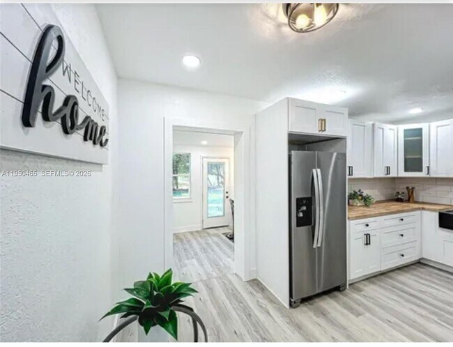 Foto del edificio - 5345 Avon Ct