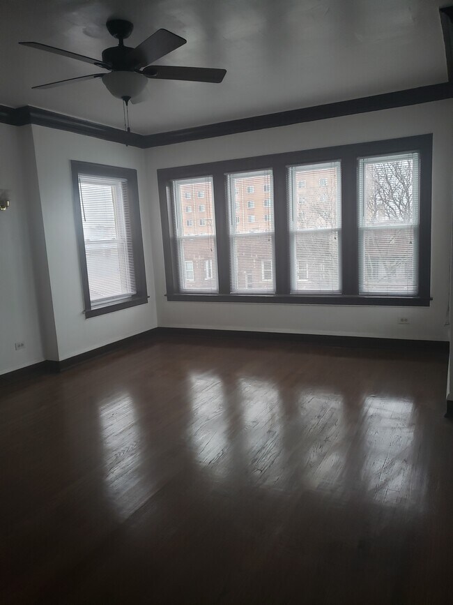 LivingRoomPic4 - 8230 S Elizabeth St