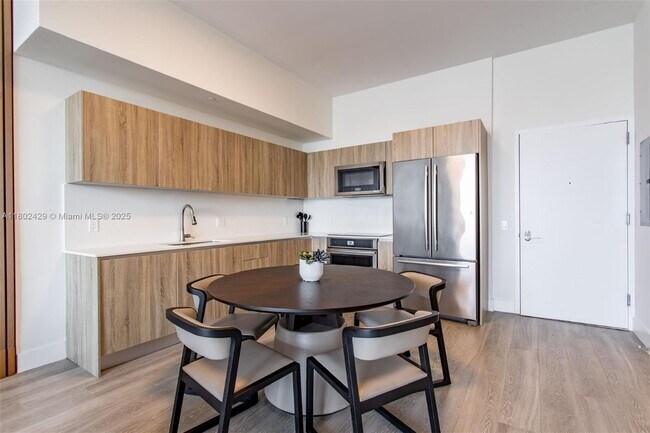 Foto del edificio - 2960 NE 207th St