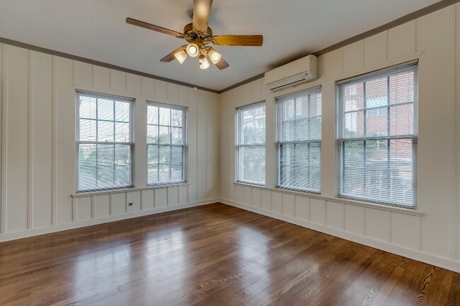 Foto del edificio - 1657 Bonnie Brae St