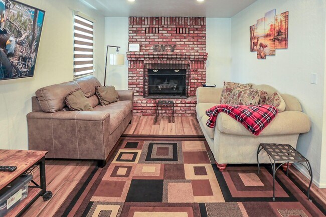 Foto del edificio - 42638 Moonridge Rd