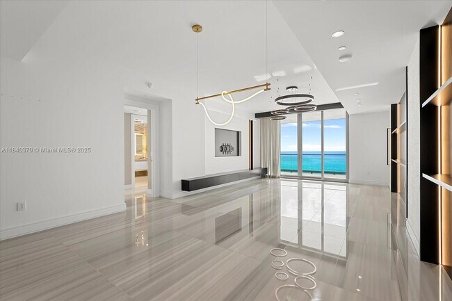 Foto del edificio - 17901 Collins Ave