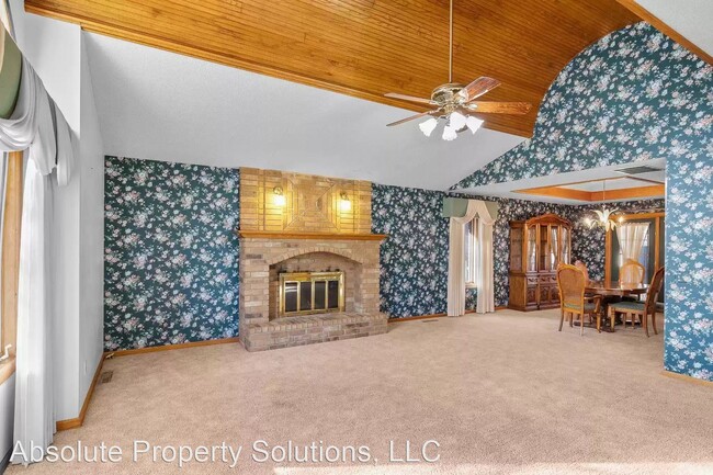 5 br, 3 bath House - 751 W Sherwood Dr photo'