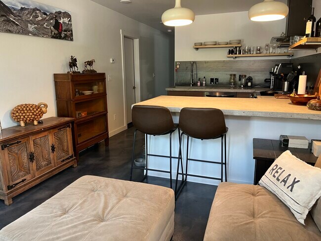 Foto del edificio - 809 Howell St