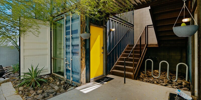 Primary Photo - Containers on Grand