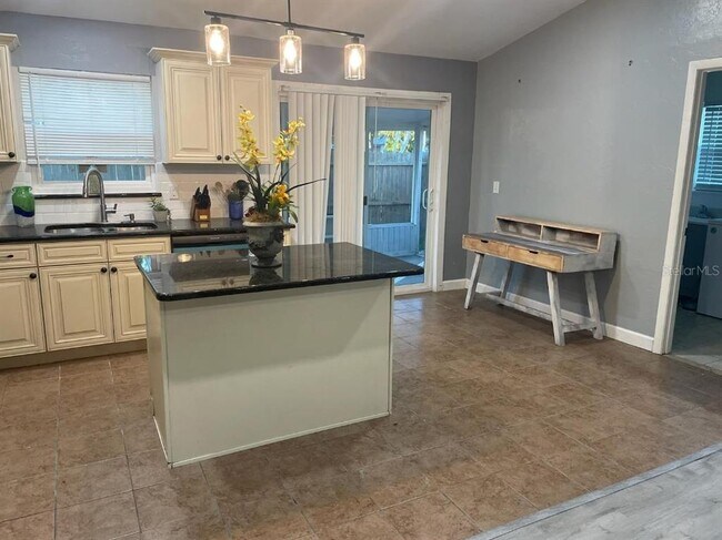 Building Photo - 234 Patterson Ave