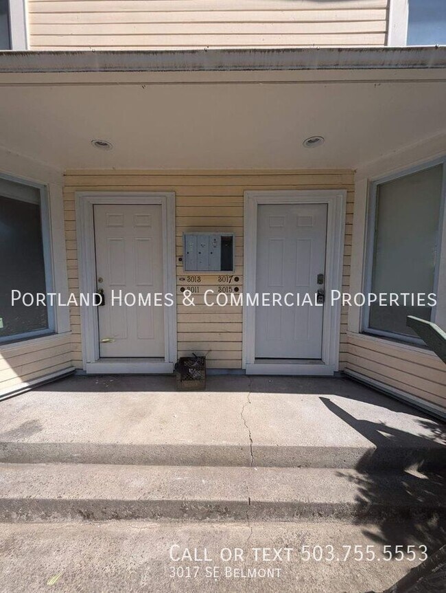 Building Photo - Upstair 1 bedroom Quadplex