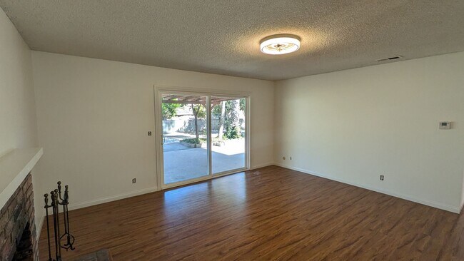 Foto del edificio - Lemon Grove 4 Bed with garage