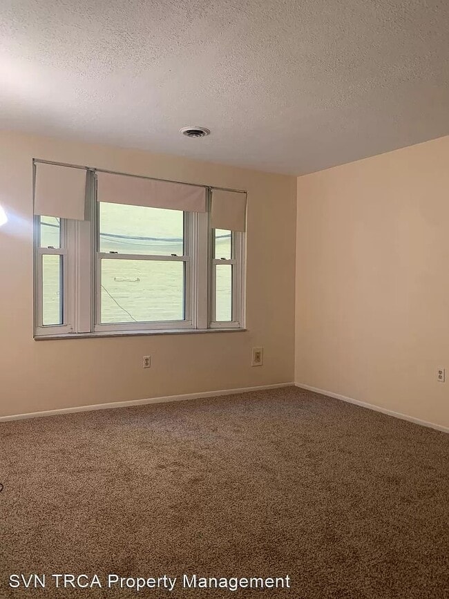 Living Room - 5523 Ellsworth Ave