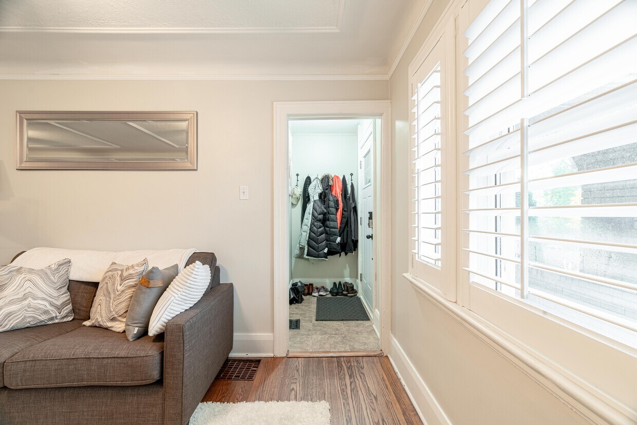 Photo principale - 571 St James St
