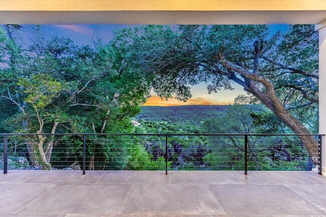 Foto del edificio - 9409 Bell Mountain Dr