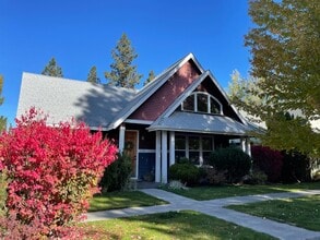 Building Photo - 2392 NW Hosmer Lake Dr