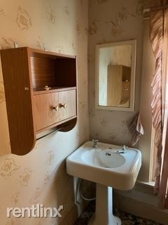 Foto del edificio - 5 br, 2 bath House - 204 East 5th Street