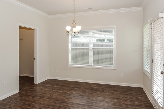 Building Photo - 12877 Tallulah Dr