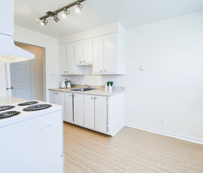 Photo du bâtiment - Freshwater Road Apartments