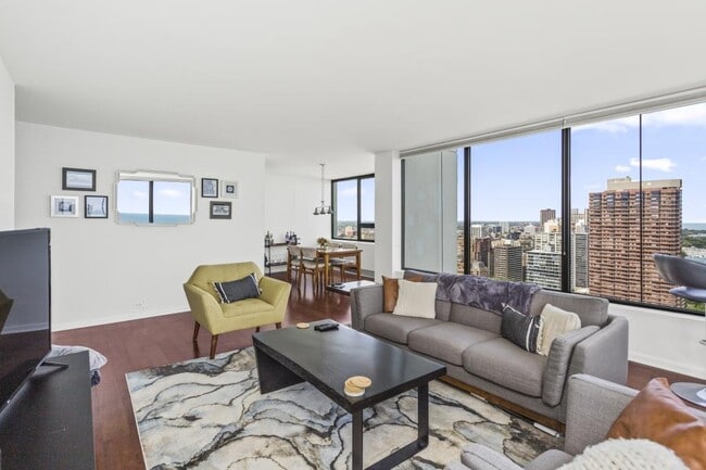 2 bedroom in Chicago IL 60657 - 2 bedroom in Chicago IL 60657 Apartment