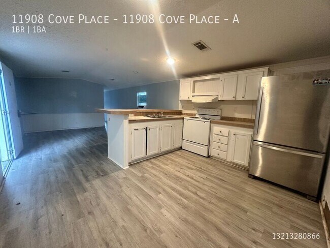 Foto del edificio - 11908 Cove Pl