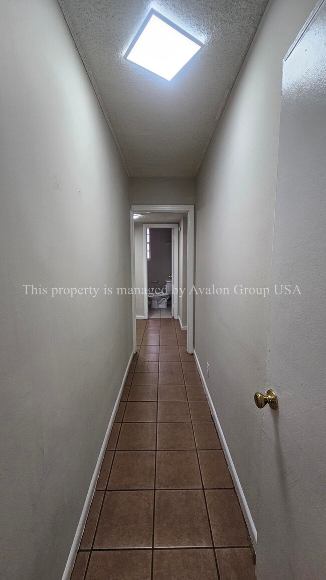 Building Photo - 1453 Winnebago Ave