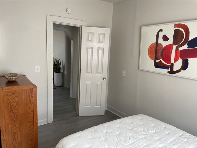 Building Photo - 74 Richmond St