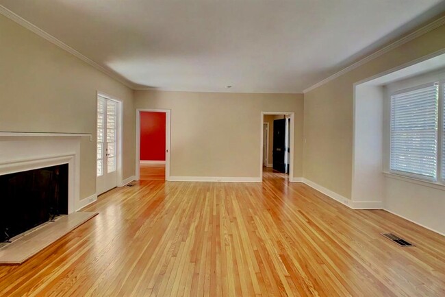 Building Photo - 811 E 38th St