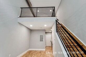 Building Photo - 1523 W Girard Ave
