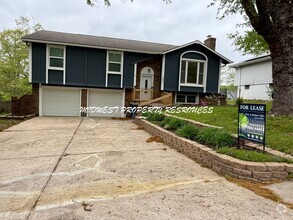 Building Photo - 3602 NE Chapel Dr