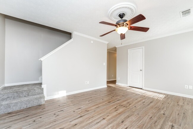 Foto del edificio - 4647 Latchwood Dr