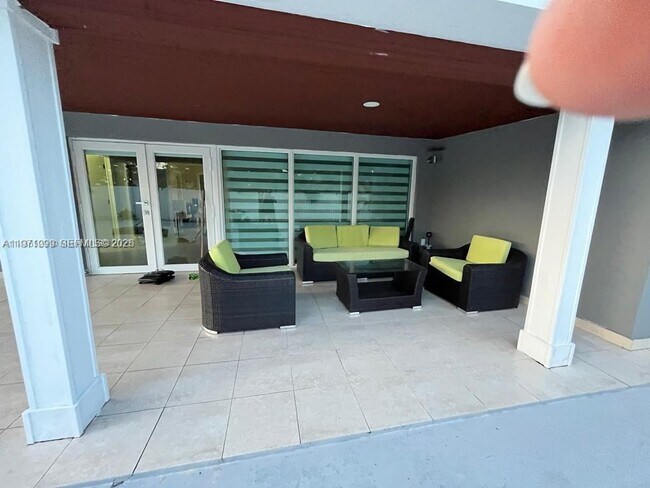 Foto del edificio - 12770 SW 18th St