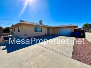Building Photo - 1210 Oasis Dr
