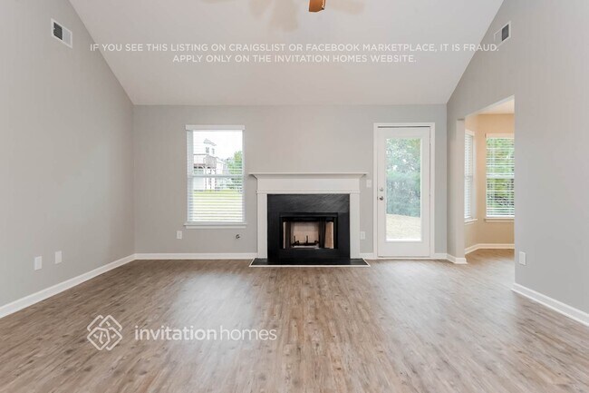 Building Photo - 4222 Arabian Way SW