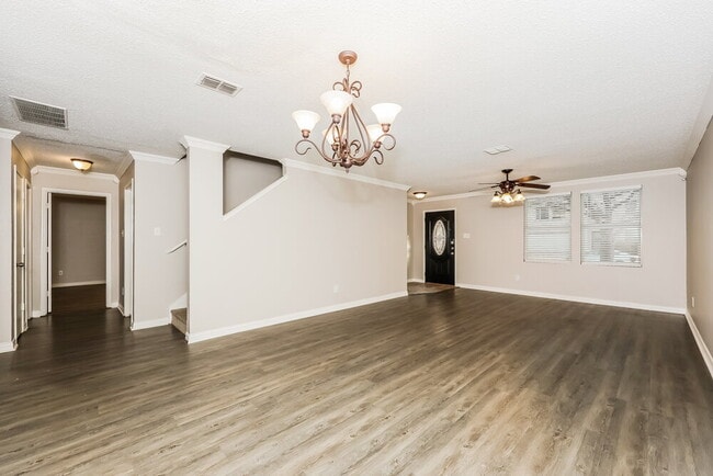 Building Photo - 3904 Foxhound Ln