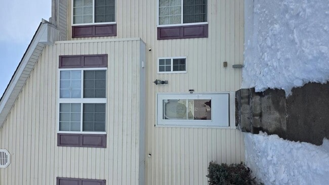 Building Photo - 73 Medal Way