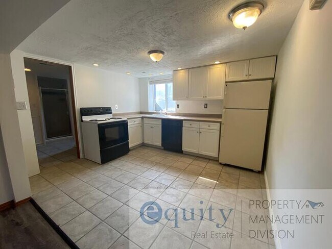 Building Photo - Millcreek Duplex