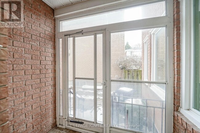 Building Photo - 165 Clonmore Dr