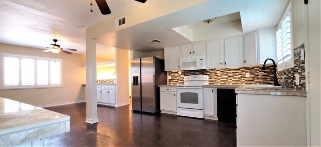 Foto del edificio - 3821 W Danbury Dr