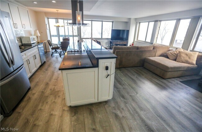 Foto del edificio - 12520 Edgewater Dr