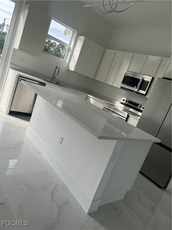 Building Photo - 464 Eisenhower Blvd