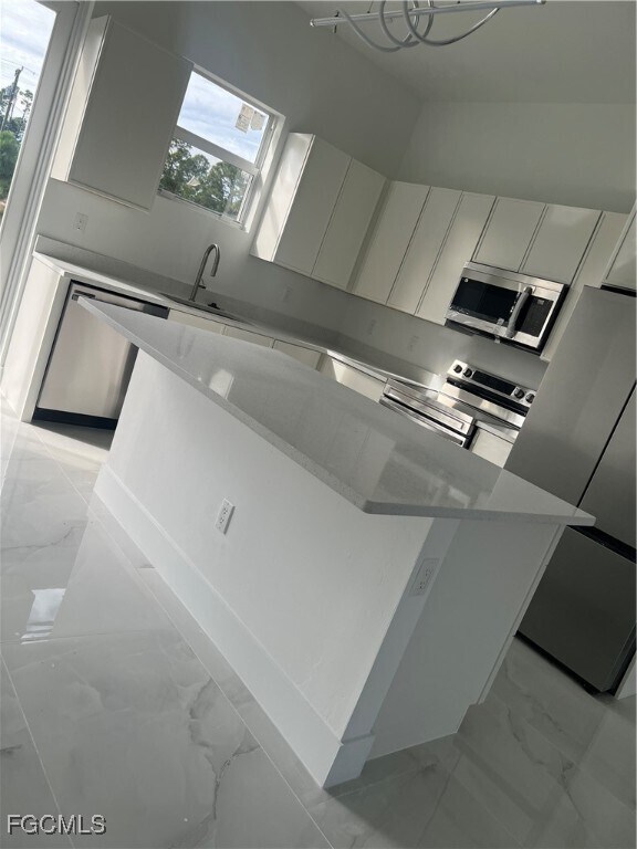 Foto del edificio - 464 Eisenhower Blvd