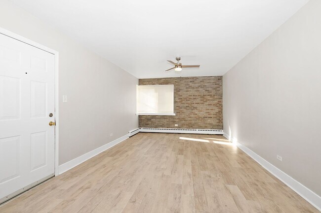 Foto del edificio - Gorgeous 2bed/1bath Condo Unit For Rent in...