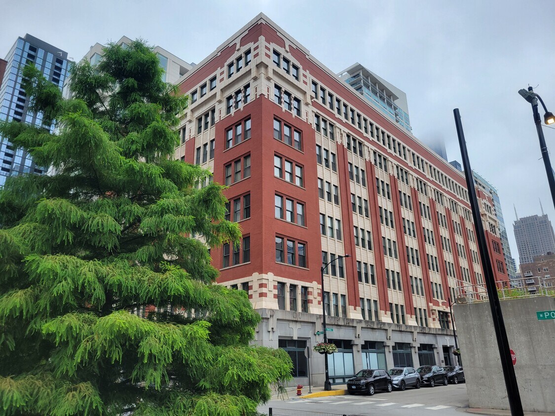 Primary Photo - 732 S Financial Pl