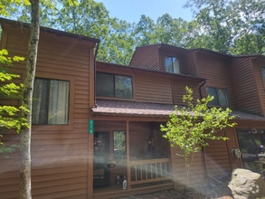 Building Photo - 216 Falls Cir