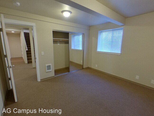 Building Photo - 5 br, 3 bath House - 2074 Onyx Street