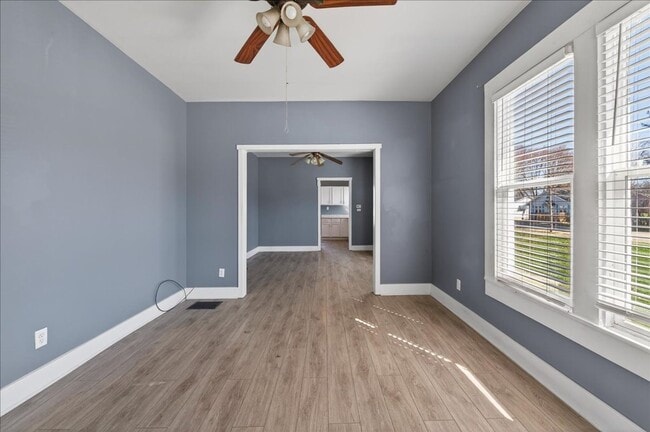 Building Photo - 108 W Broad St