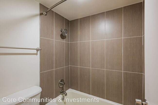 Foto del edificio - 645 E 200 S